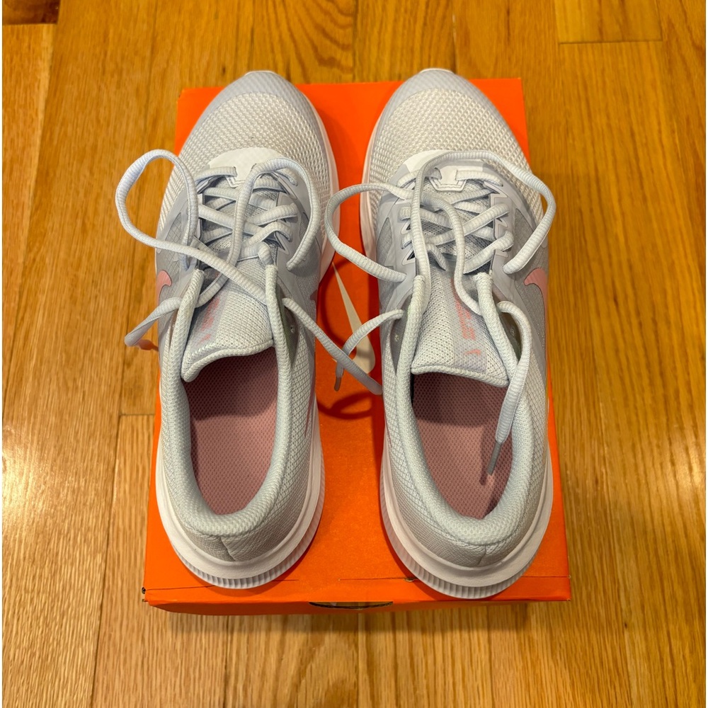 NWT Nike tennis shoes